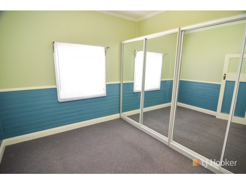 8 Read Avenue, Lithgow NSW 2790