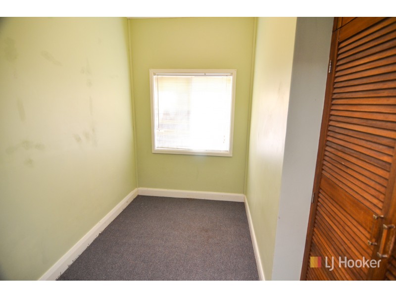 8 Read Avenue, Lithgow NSW 2790