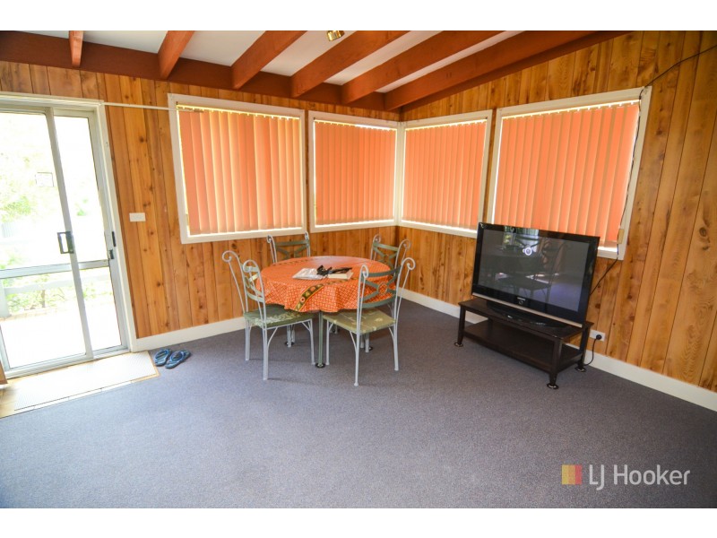 8 Read Avenue, Lithgow NSW 2790