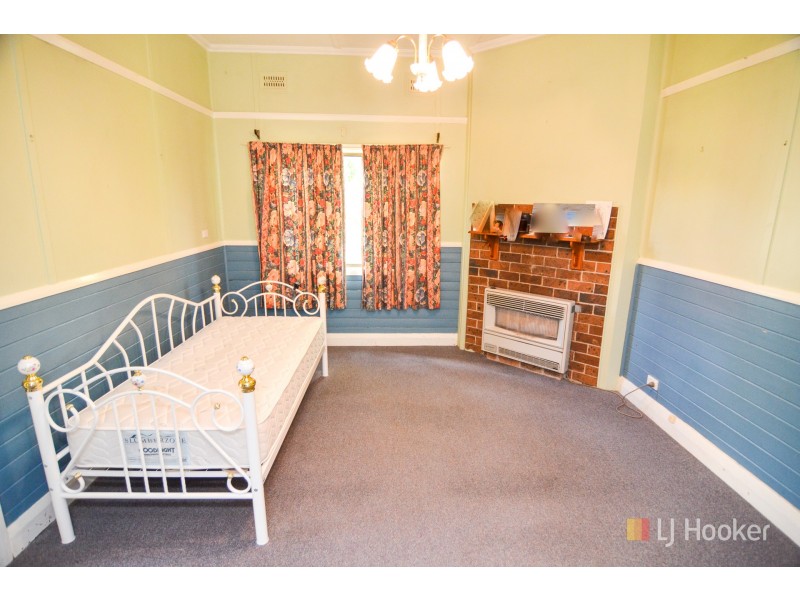 8 Read Avenue, Lithgow NSW 2790