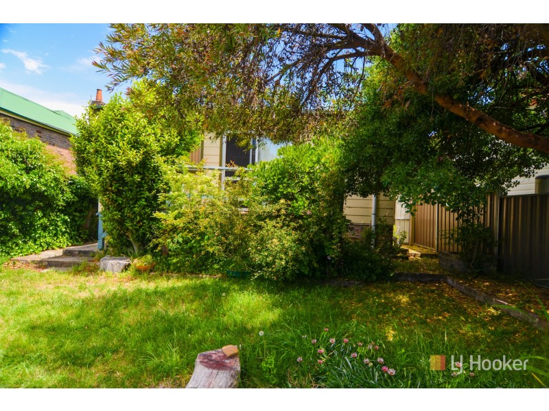 8 Read Avenue, Lithgow NSW 2790