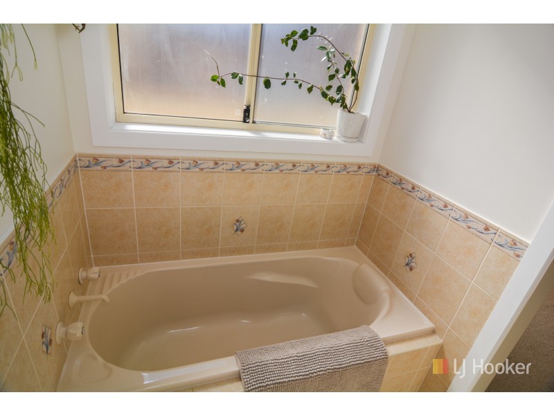 26 Crane Road, Lithgow NSW 2790