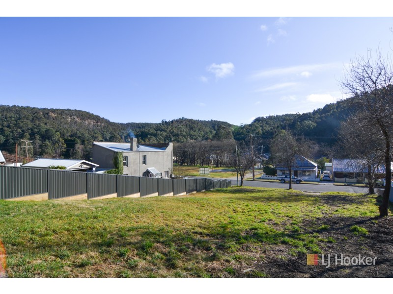 27 Bells Road, Lithgow NSW 2790