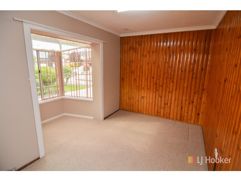 74 Rifle Parade, Lithgow NSW 2790