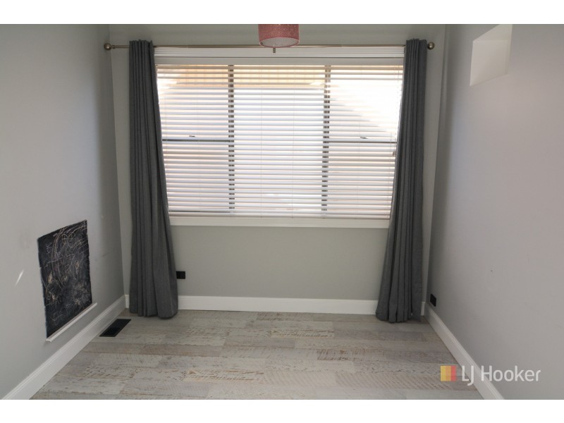 11 Academy Street, Lithgow NSW 2790