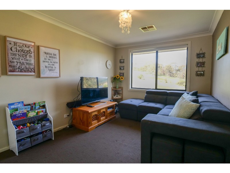 10 Walker Drive, Wallerawang NSW 2845