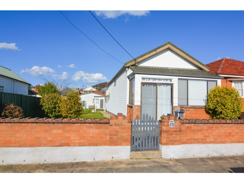 75 Calero Street, Lithgow NSW 2790