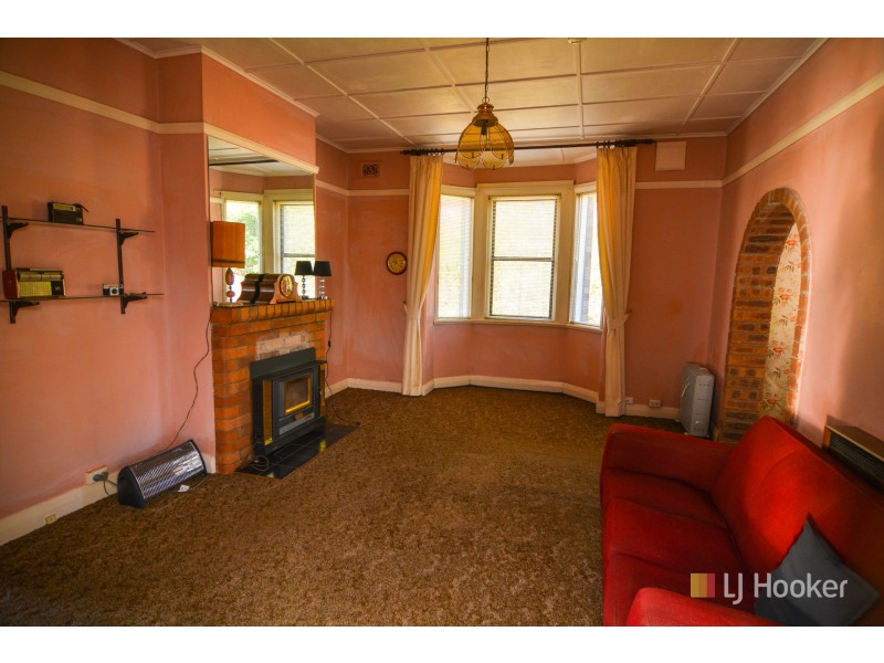 6 Academy Street, Lithgow NSW 2790