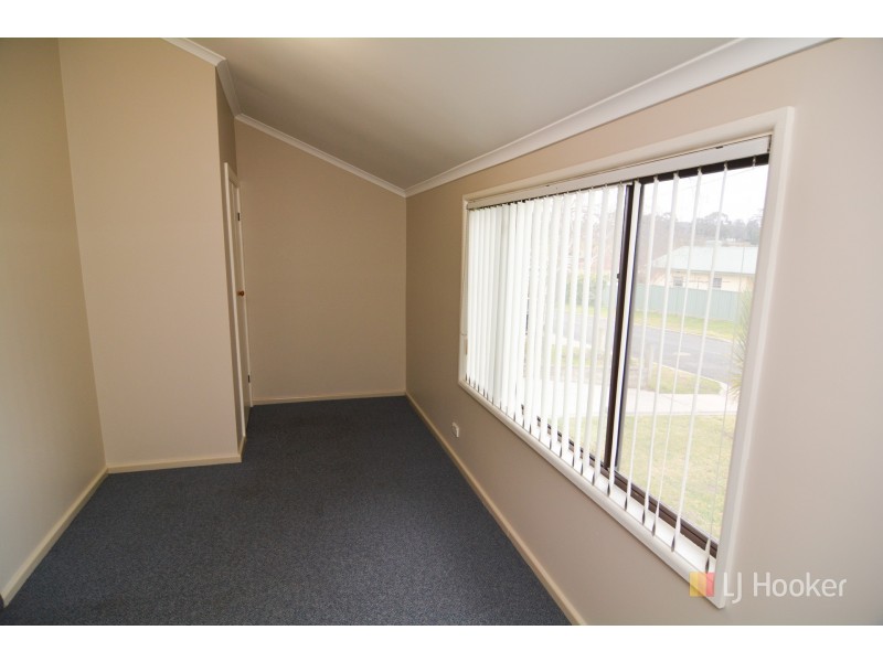 22 Lone Pine Avenue, Lithgow NSW 2790