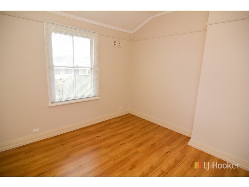 22 Lone Pine Avenue, Lithgow NSW 2790