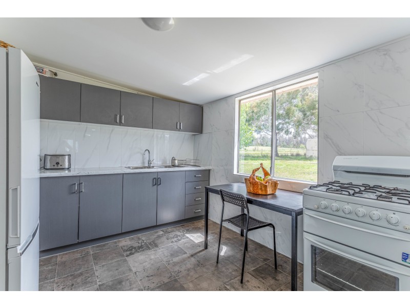 16 Camerons Road, Running Stream NSW 2850