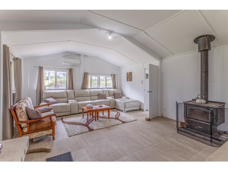 16 Camerons Road, Running Stream NSW 2850
