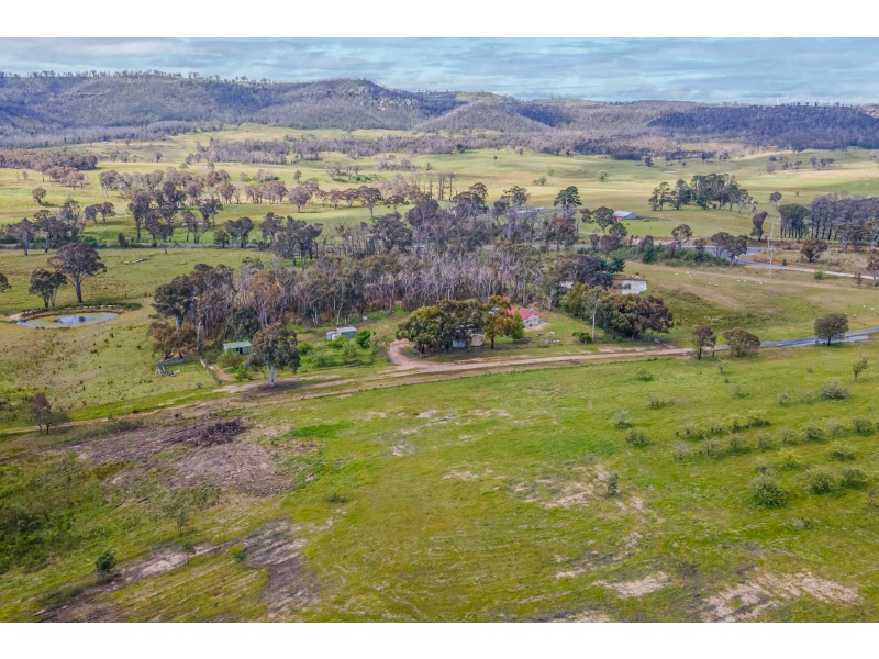 16 Camerons Road, Running Stream NSW 2850