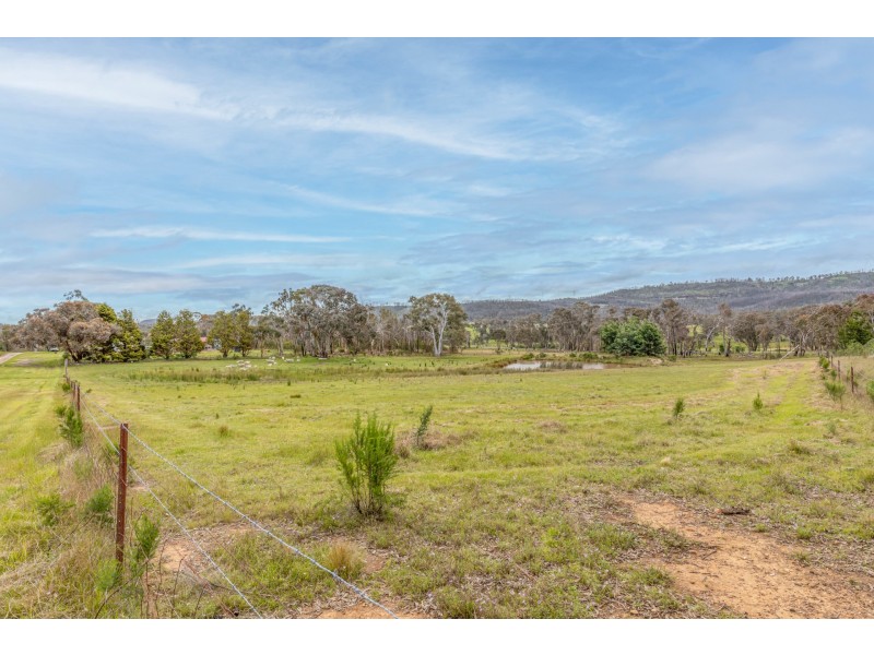 16 Camerons Road, Running Stream NSW 2850