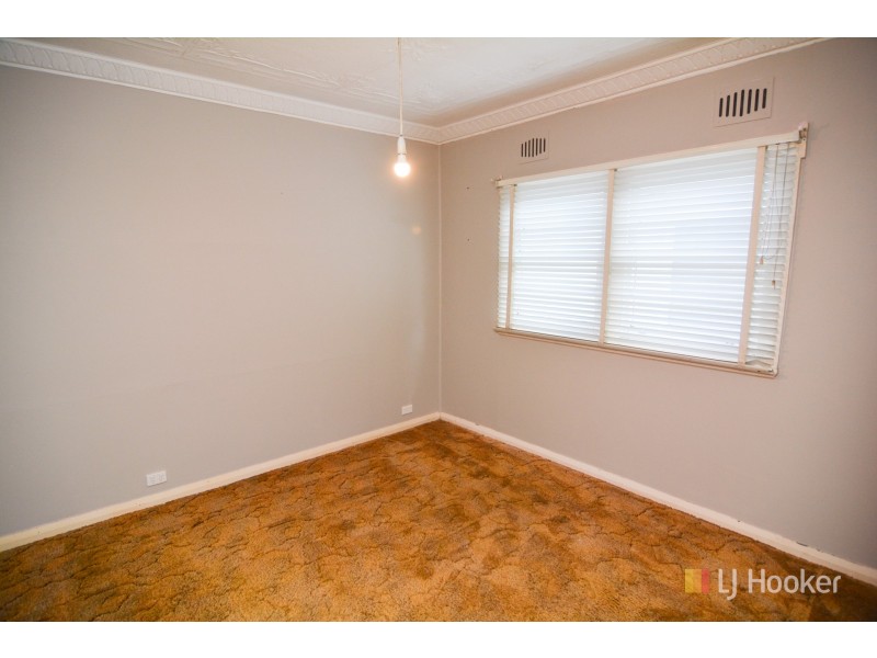 12 Sandford Avenue, Lithgow NSW 2790