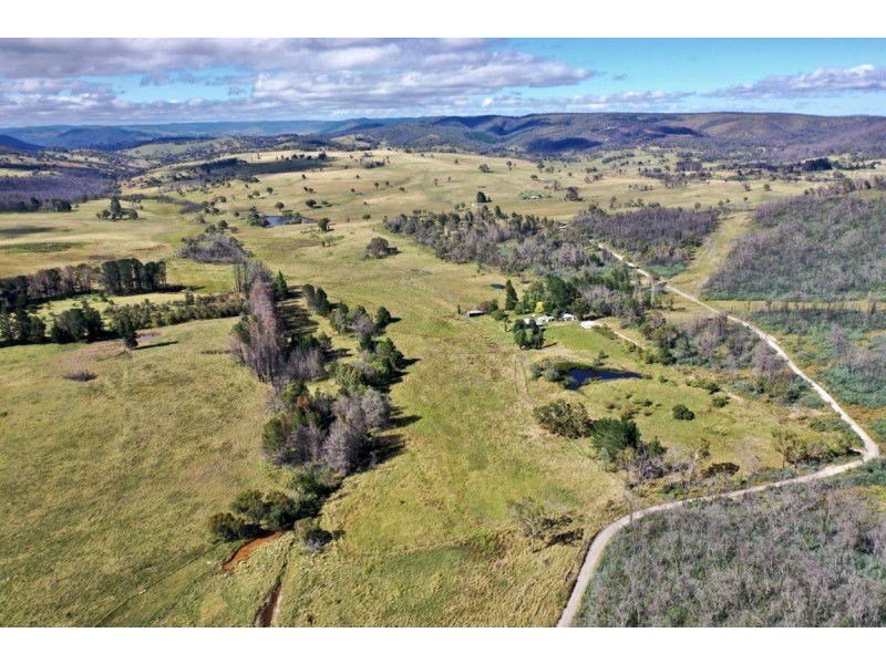 69 New Olivers Road, Running Stream NSW 2850