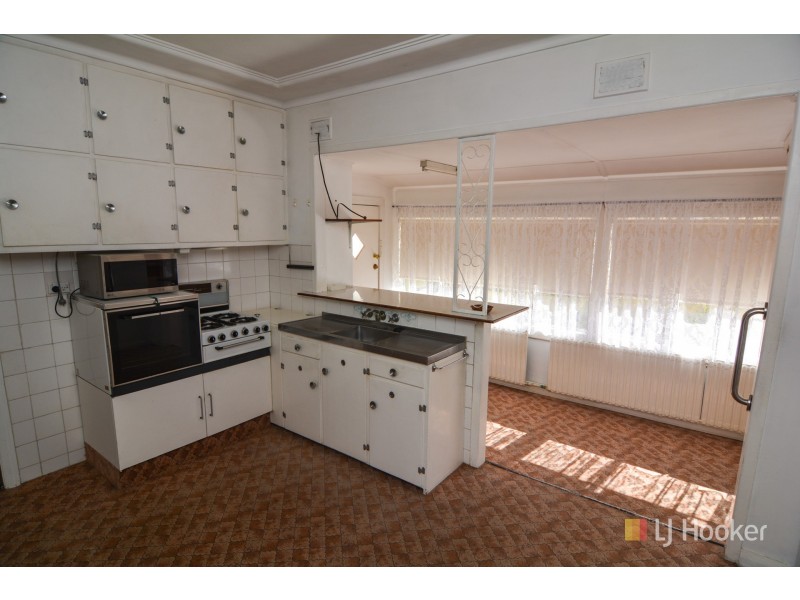 81 Martini Parade, Lithgow NSW 2790