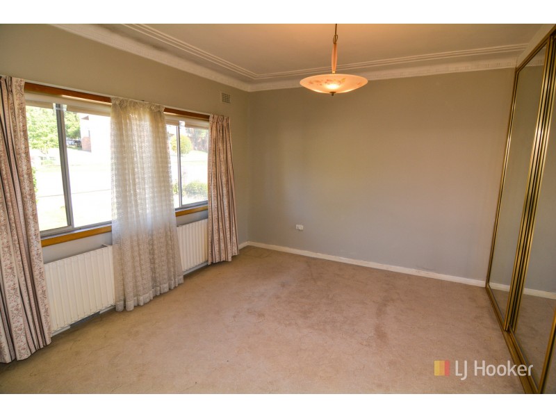 81 Martini Parade, Lithgow NSW 2790