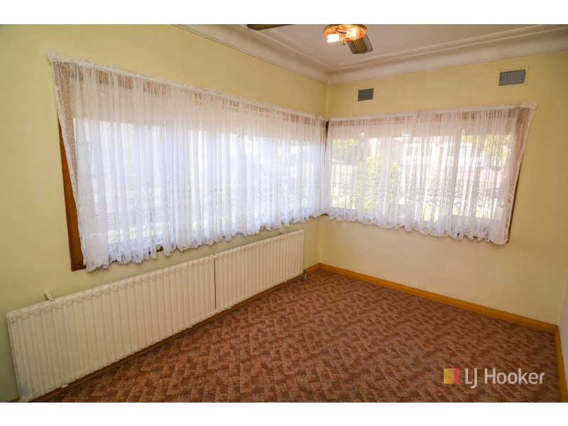 81 Martini Parade, Lithgow NSW 2790