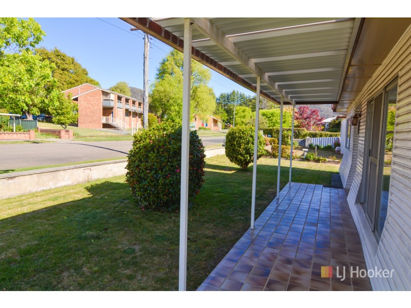 81 Martini Parade, Lithgow NSW 2790