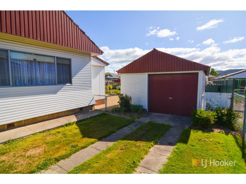 81 Martini Parade, Lithgow NSW 2790