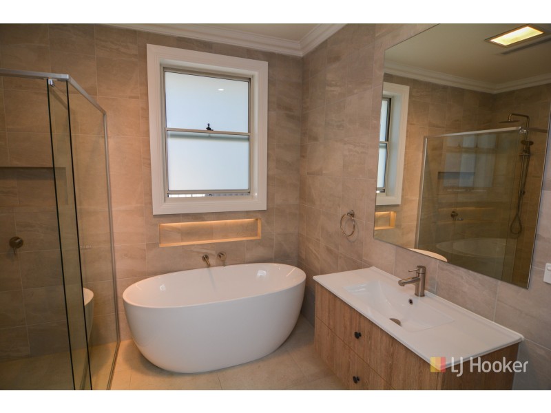 7B Cura Close, Lithgow NSW 2790