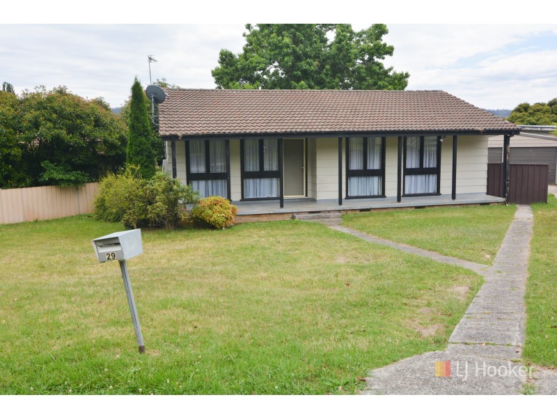 29 Maple Crescent, Lithgow NSW 2790