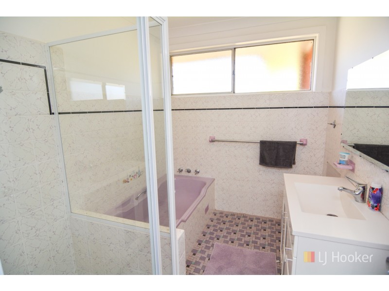 66 Enfield Avenue, Lithgow NSW 2790