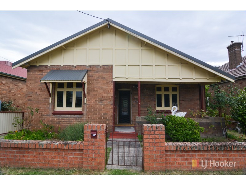 28 Sandford Avenue, Lithgow NSW 2790