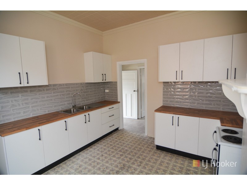 28 Sandford Avenue, Lithgow NSW 2790