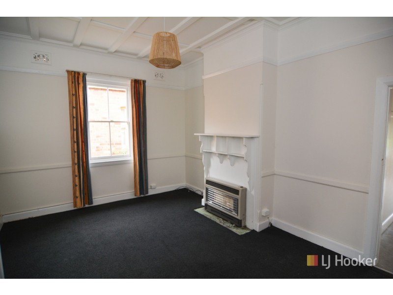 28 Sandford Avenue, Lithgow NSW 2790