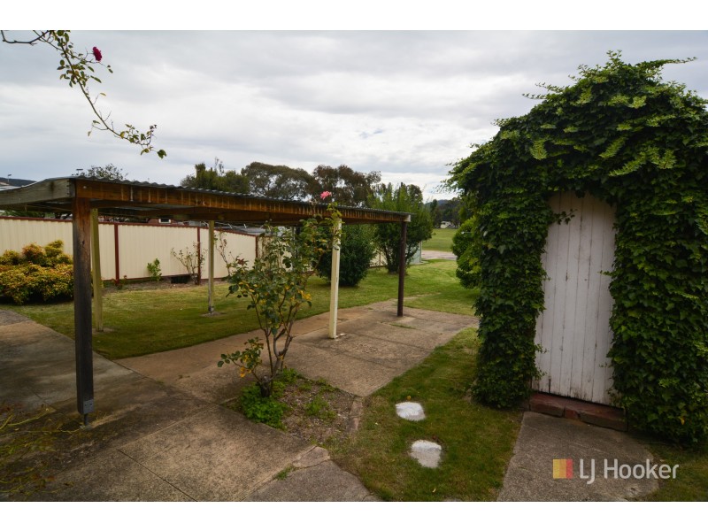 28 Sandford Avenue, Lithgow NSW 2790