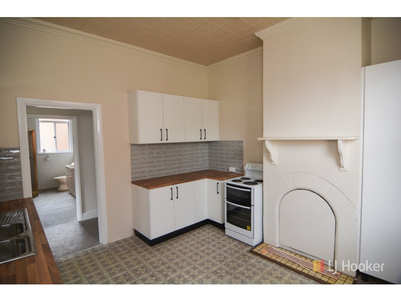 28 Sandford Avenue, Lithgow NSW 2790