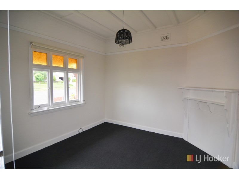 28 Sandford Avenue, Lithgow NSW 2790