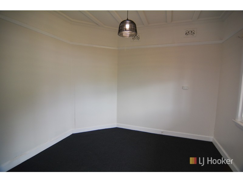 28 Sandford Avenue, Lithgow NSW 2790