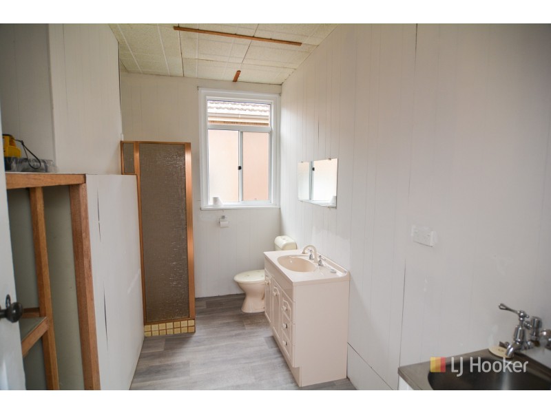 28 Sandford Avenue, Lithgow NSW 2790