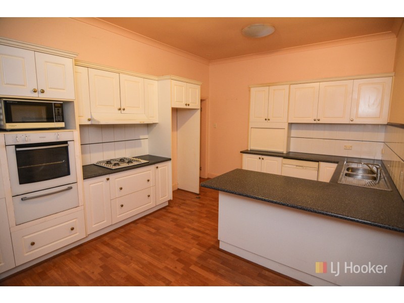 38 Laurence Street, Lithgow NSW 2790