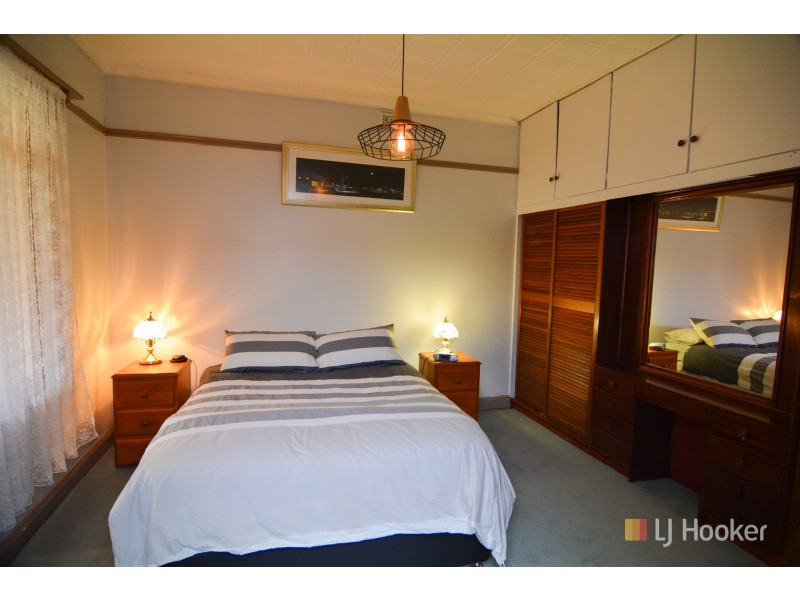 2 Hill Range Crescent, Lithgow NSW 2790