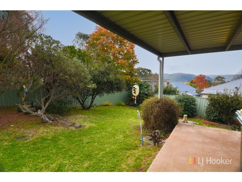 2 Hill Range Crescent, Lithgow NSW 2790