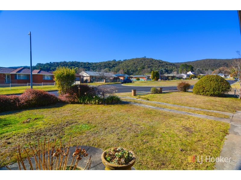 20 Wattle Grove, Lithgow NSW 2790