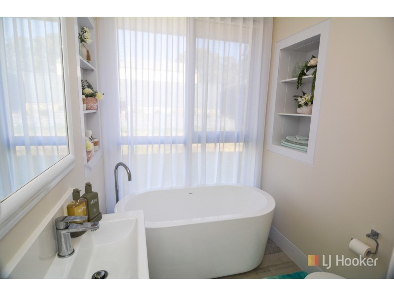 6 Shawcross Close, Lithgow NSW 2790