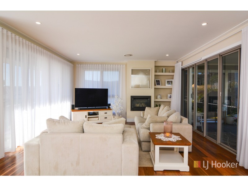 6 Shawcross Close, Lithgow NSW 2790