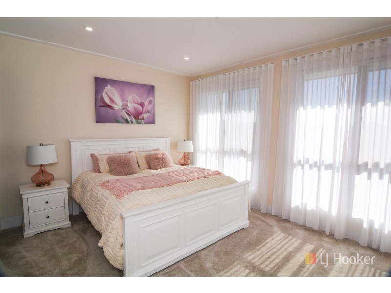 6 Shawcross Close, Lithgow NSW 2790