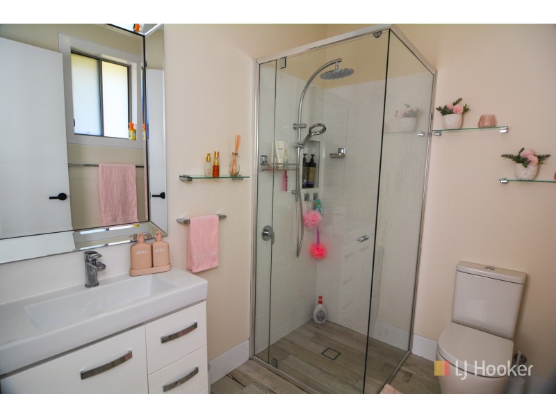 6 Shawcross Close, Lithgow NSW 2790