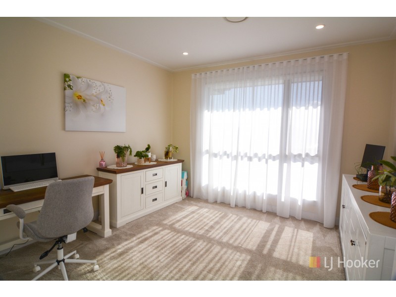 6 Shawcross Close, Lithgow NSW 2790