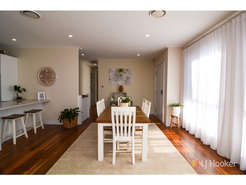 6 Shawcross Close, Lithgow NSW 2790