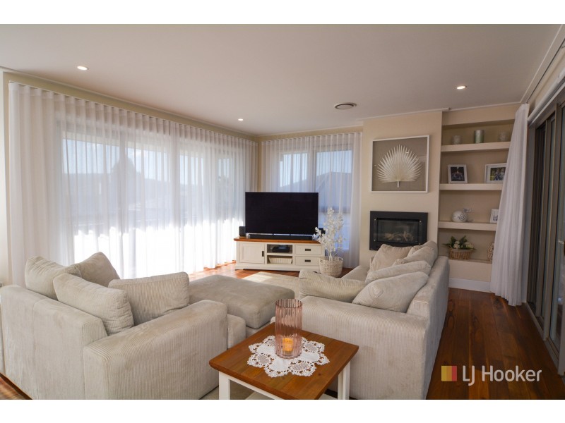 6 Shawcross Close, Lithgow NSW 2790