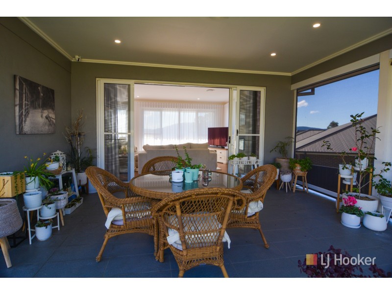 6 Shawcross Close, Lithgow NSW 2790