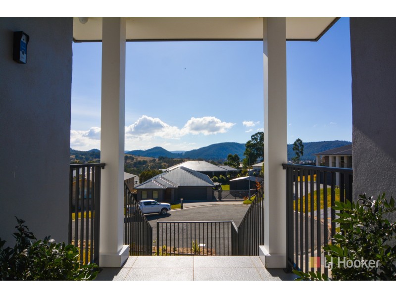 6 Shawcross Close, Lithgow NSW 2790