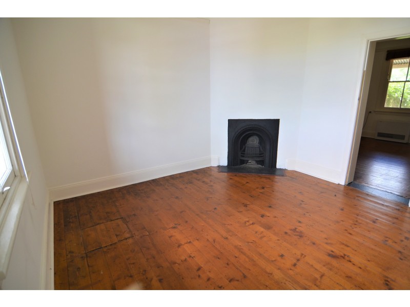 15 Waratah Street, Lithgow NSW 2790